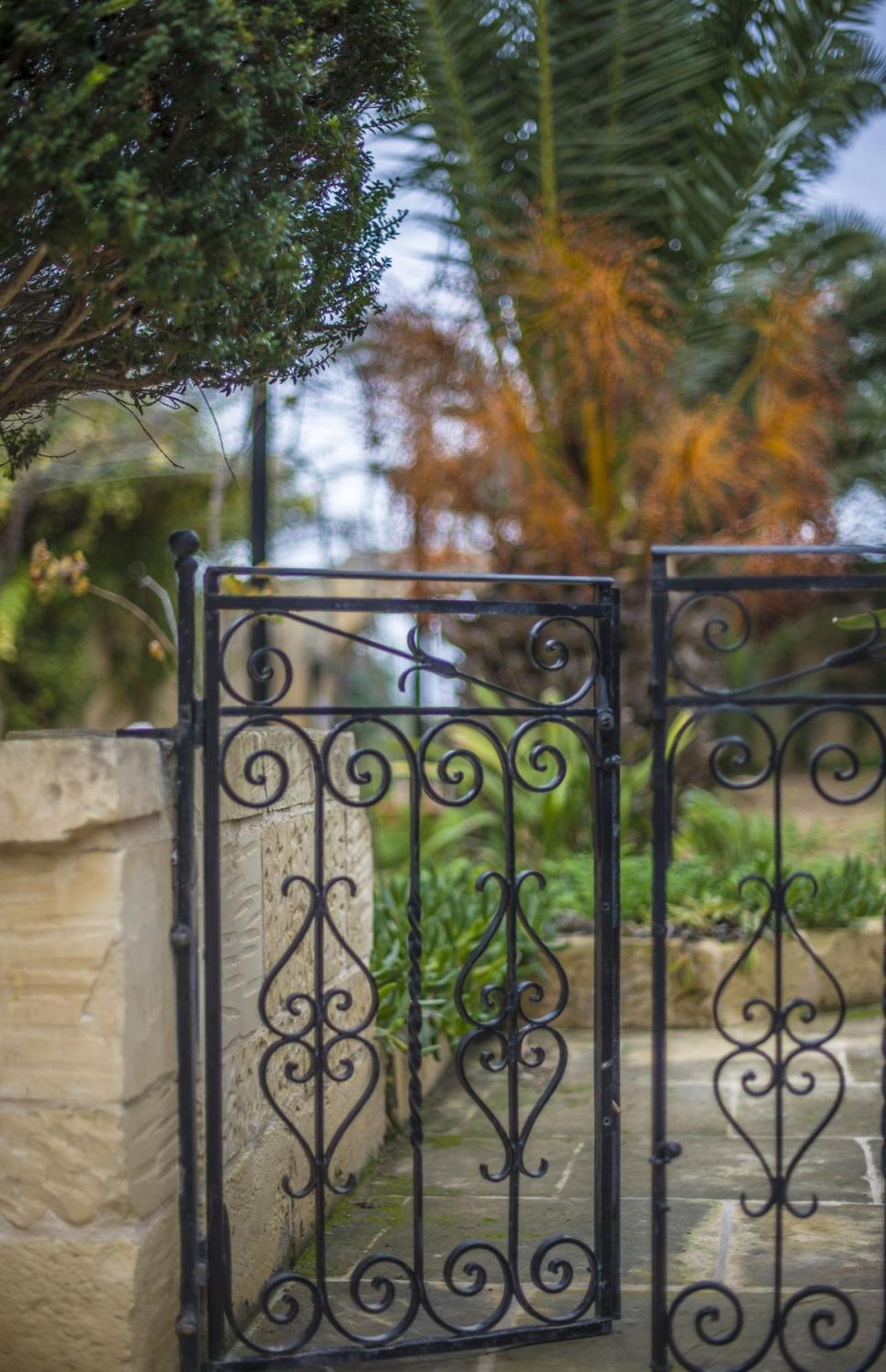 Ta' Bertu Host Family Bed&Breakfast Ħal Far Exterior foto